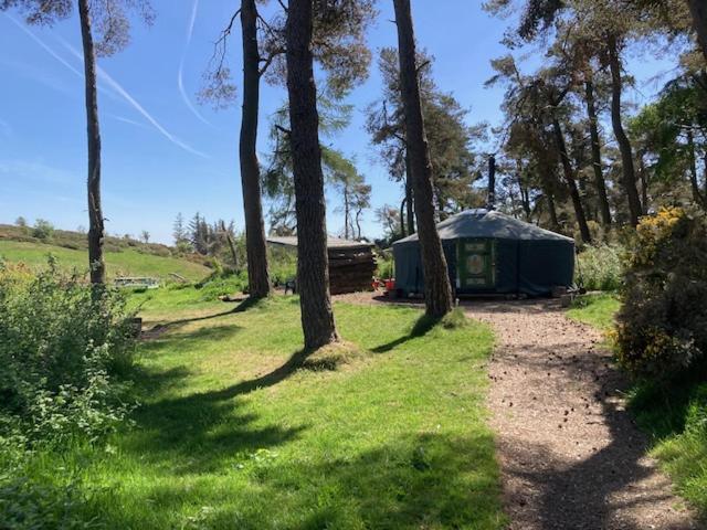 Penbedw Uchaf Estate - Rural Retreats, Tennis Mold Exterior photo